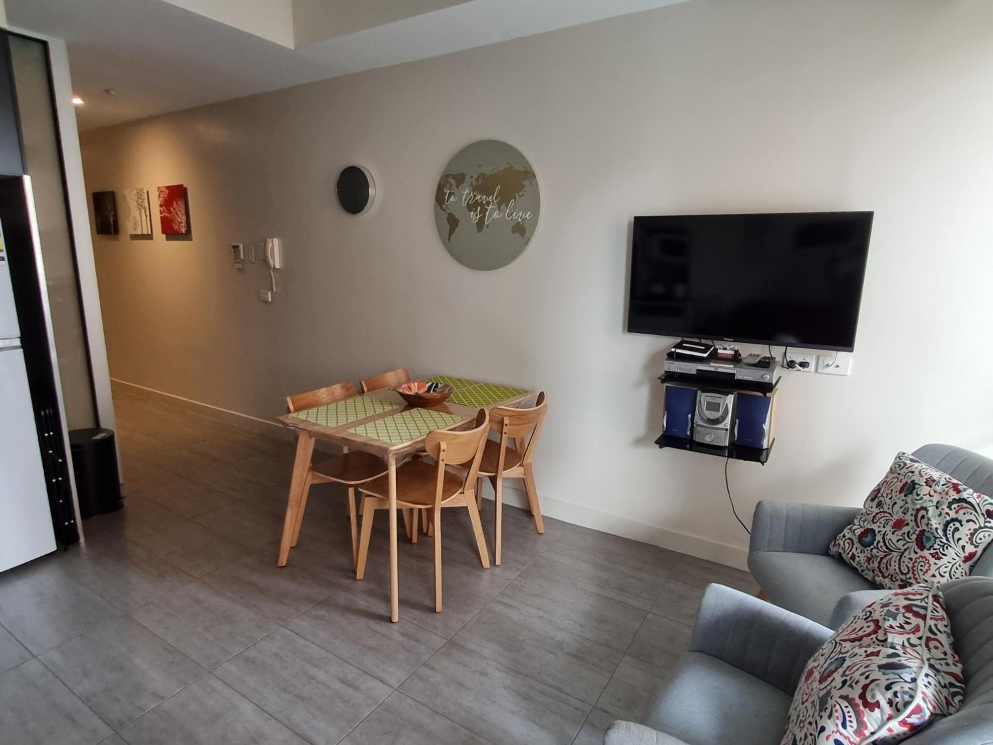 Pleasant City Stay On Collins — Photos 1